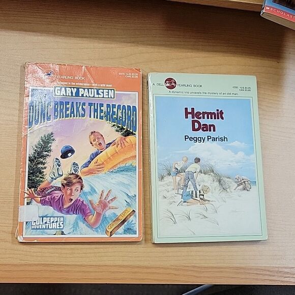 Bundle of 10 assorted paperback books by Scholastic and Dell Yearling - Picture 5 of 6